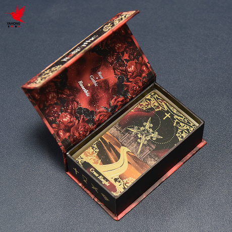 Hochwertige, maßgeschneiderte Tarotkarten. Spielkarten aus umweltfreundlichem, langlebigem Karton mit Vollfarbdruck und glänzender, matter Oberfläche